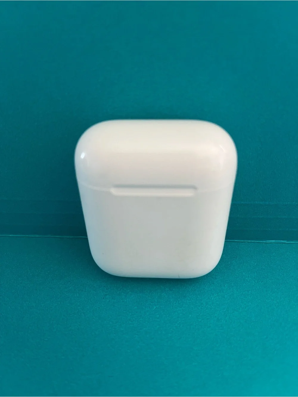 Apple AirPods 2 Model #A2031 White Earbud Headphones with Charging Case